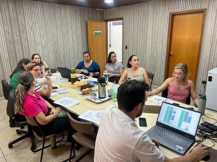 Os professores Bruno Gabriel e Dayana estão liderando a Comissão Geral este ano